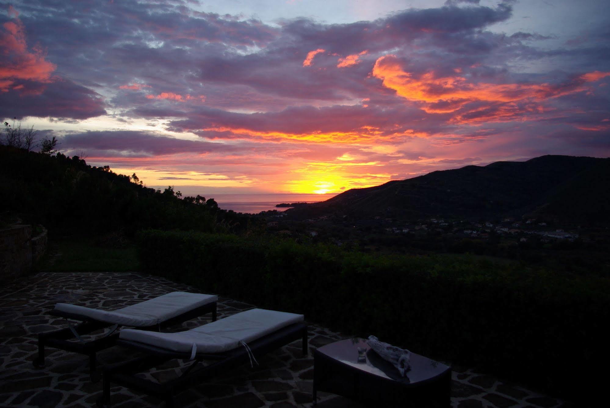 Sulle Onde Della Collina Vila Montecorice Exterior foto